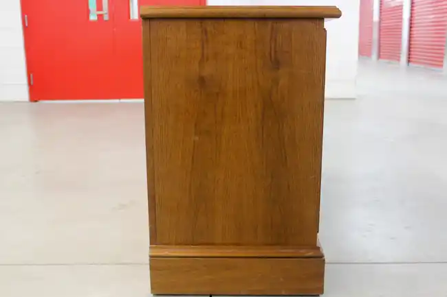 Side profile of the 4-door lateral credenza