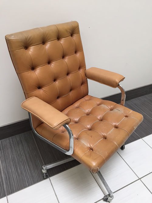 Leather Office Chair - Button-Tufted
