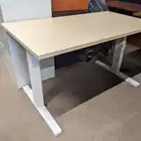 Hydraulic Height Adjustable Table 