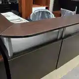 Used 6x6 L-Shape Reception Desk – Mahogany with Glass Accent, 